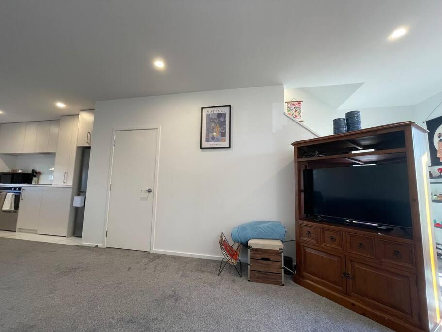 CBD 2 Bedroom Parkside Living By Hagley with Free Parking - Resim 18