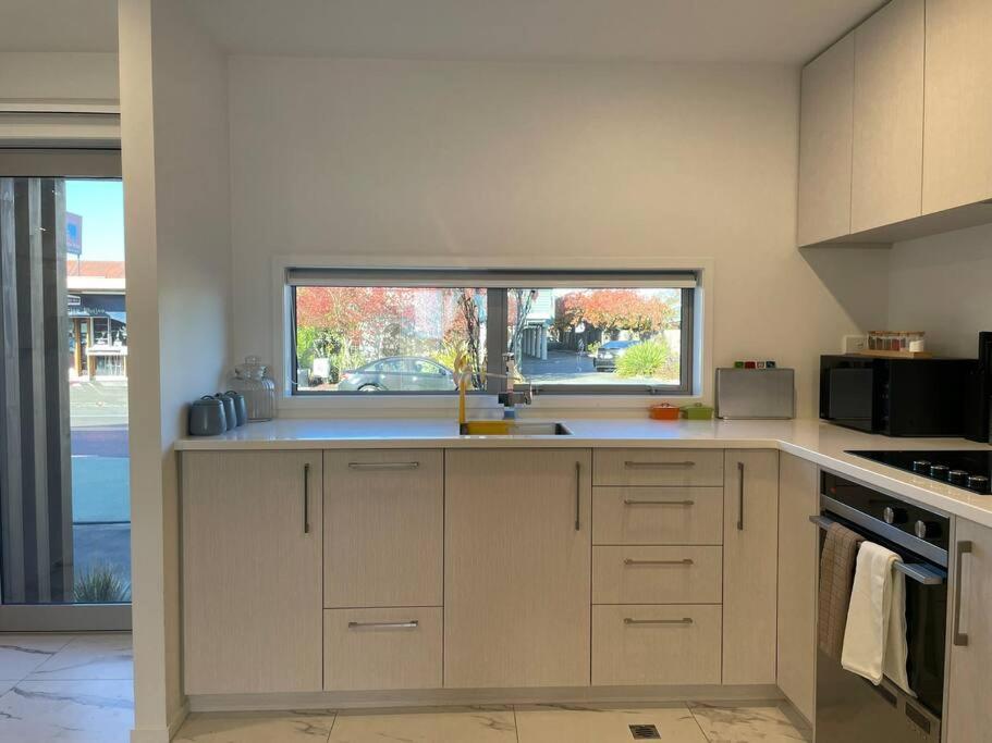 CBD 2 Bedroom Parkside Living By Hagley with Free Parking - Resim 22