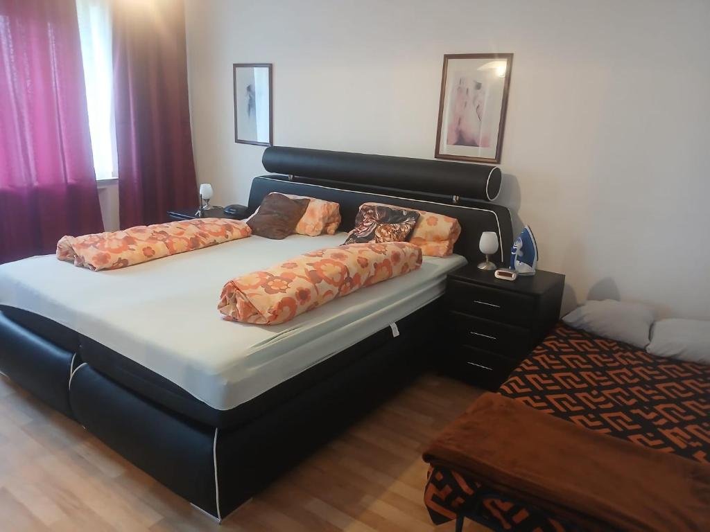 Lova arba lovos apgyvendinimo įstaigoje Luxury apartment with nice interior look for Guest