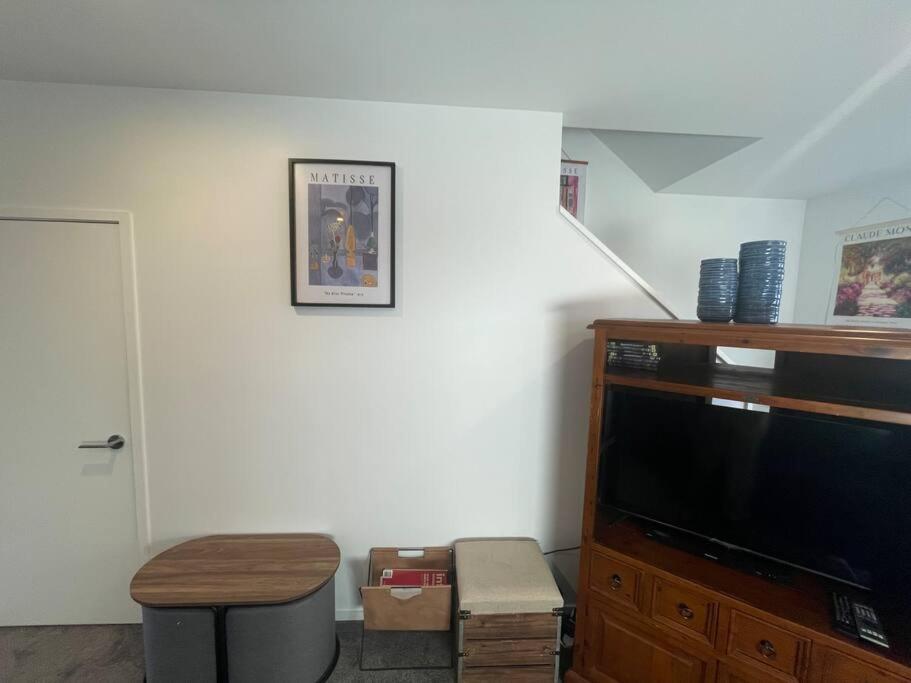 CBD 2 Bedroom Parkside Living By Hagley with Free Parking - Resim 25