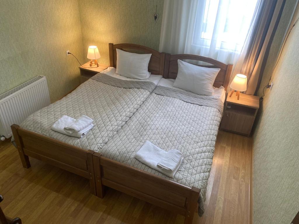 Postel nebo postele na pokoji v ubytování Hillside Guesthouse