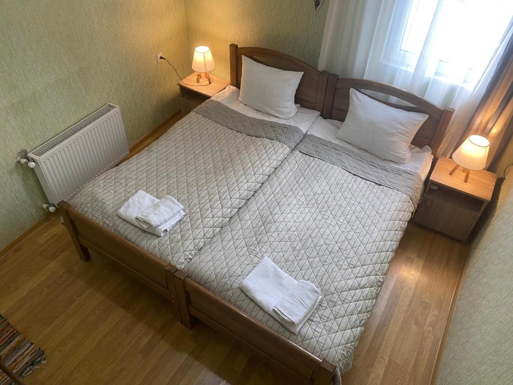 Postel nebo postele na pokoji v ubytování Hillside Guesthouse