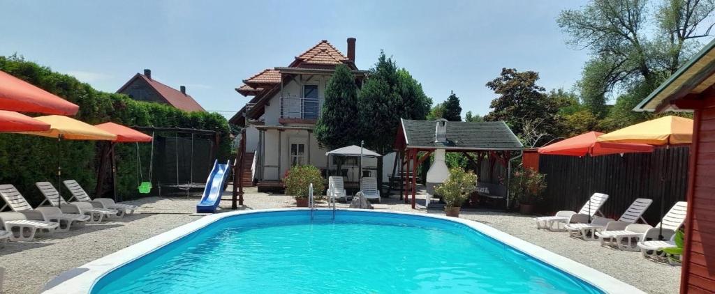 Ferienhaus mit Pool, Spielplatz und Garten 8647 Balatonmáriafürdő, Hullam 92 kép - 1