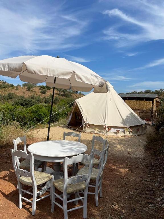 Příroda nedaleko luxury tent