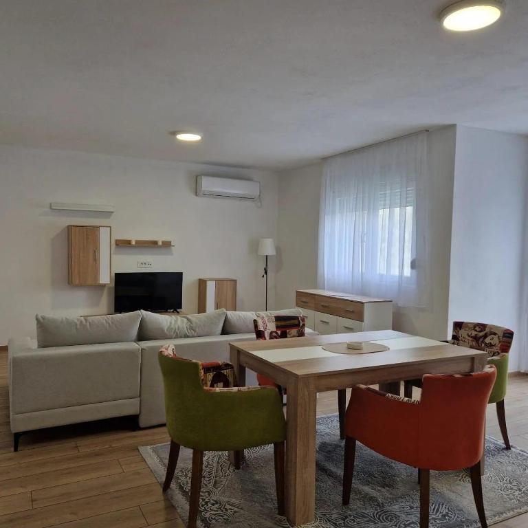Apartman Milos - Appartement à Deux Chambres