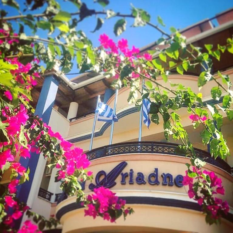 Budova, kde se aparthotel nachází