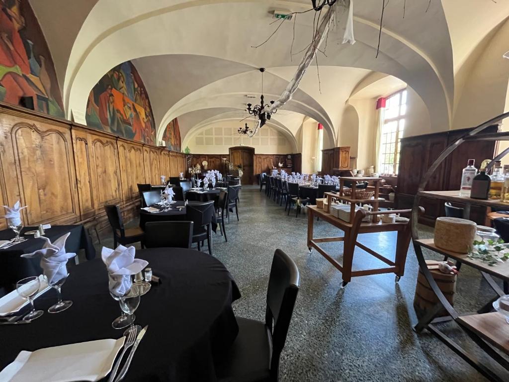 Restaurace v ubytování Logis Hôtel Ancien Grand Séminaire