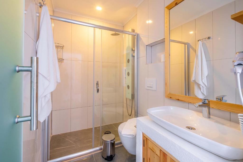 Koupelna v ubytování Payam Hotel