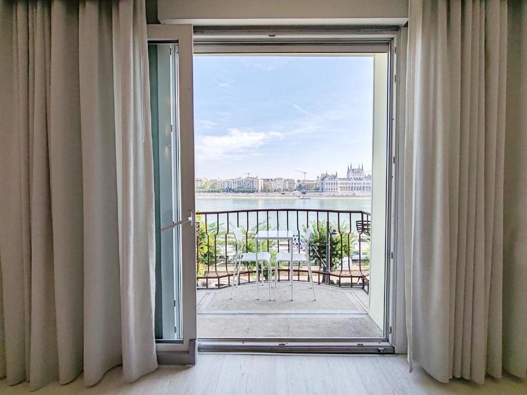 B40 Apartment with Parlament view 1027 Budapest, Bem rakpart 40 kép - 1
