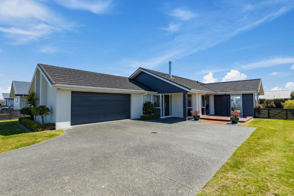Gallery image of Fabulous in Wharewaka - Wharewaka Holiday Home in Taupo