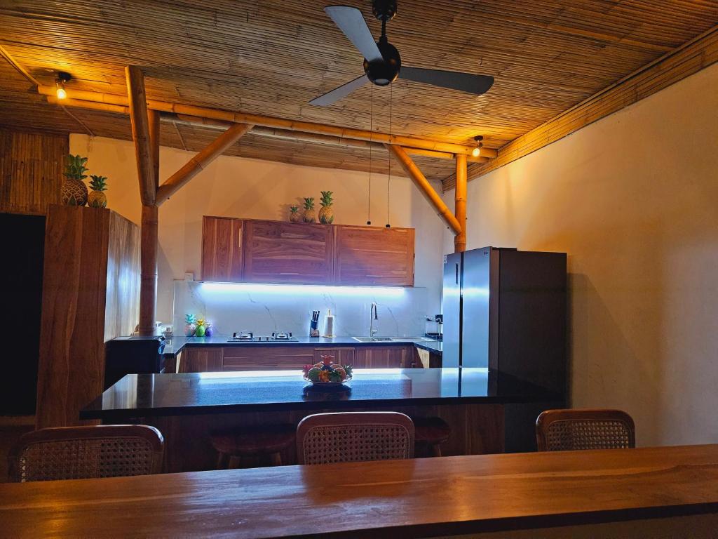 Kuchyň nebo kuchyňský kout v ubytování Morgan House