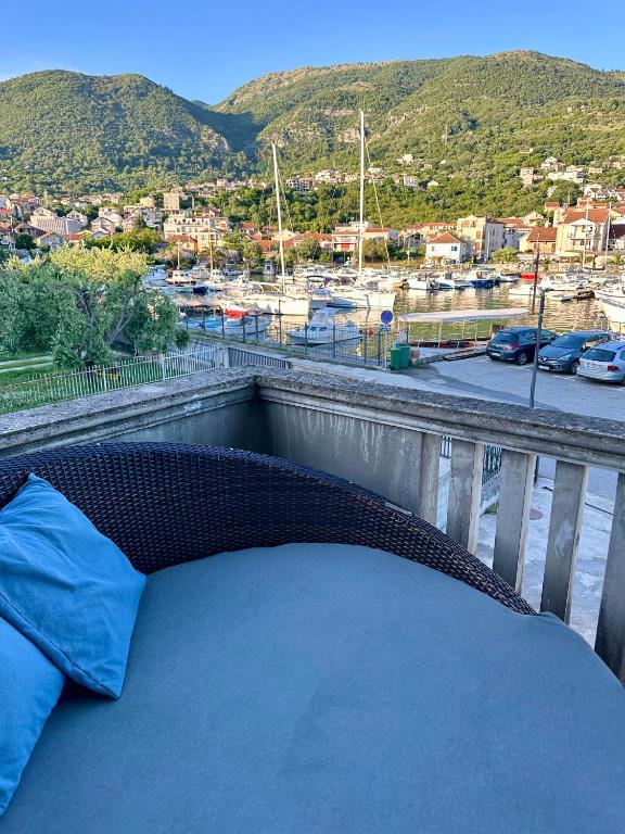 Nespecifikovaný výhled na hory nebo výhled na hory při pohledu z apartmánu