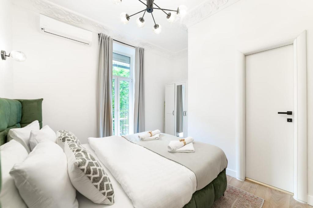 Belgrade CITY CENTER Apartments - Apartment With Balcony