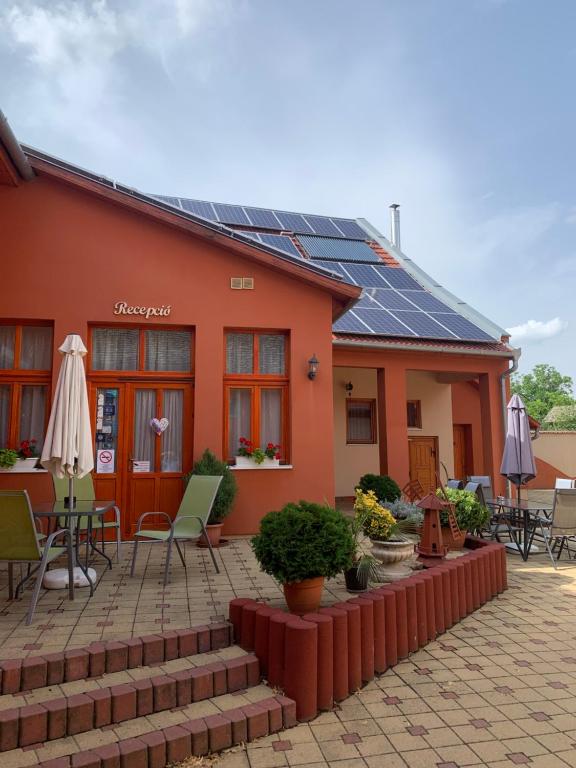Szent István Wellness Panzió 6900 Makó, Szent István tér 8/a kép - 1