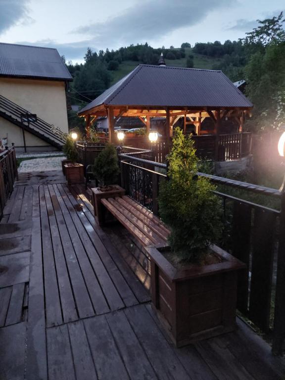 Balkón nebo terasa v ubytování Коло Гір