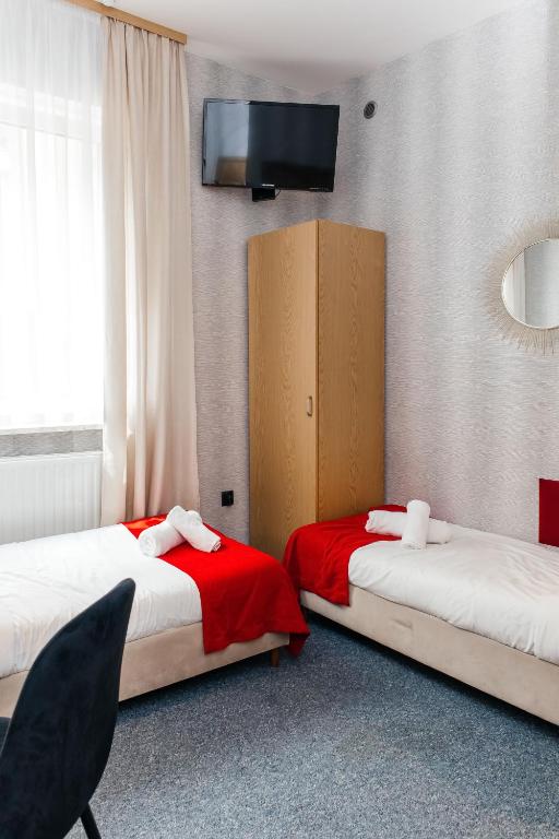 
Twin Room with Private Bathroom
