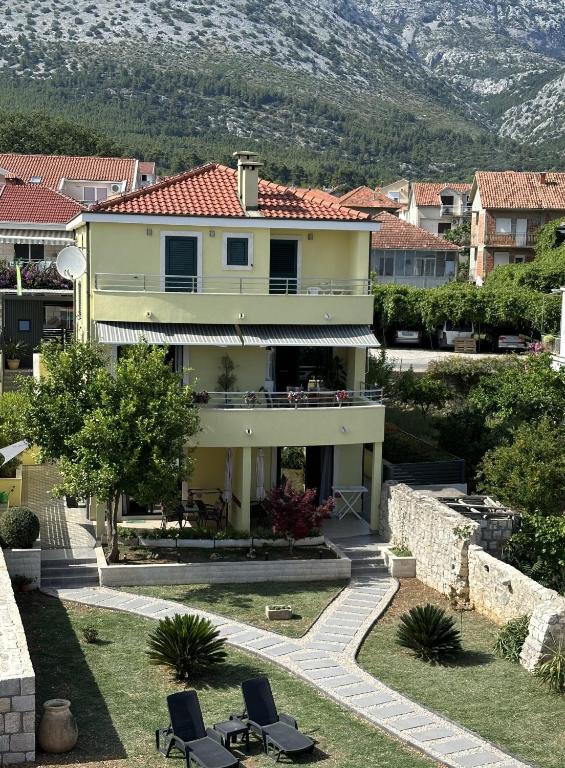 Výhľad na hory alebo výhľad na hory priamo z apartmánu