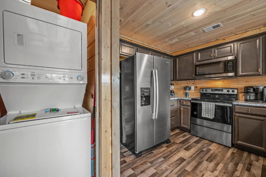 Kuchyň nebo kuchyňský kout v ubytování Smokies Treehouse