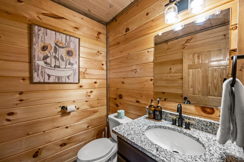 Koupelna v ubytování Smokies Treehouse