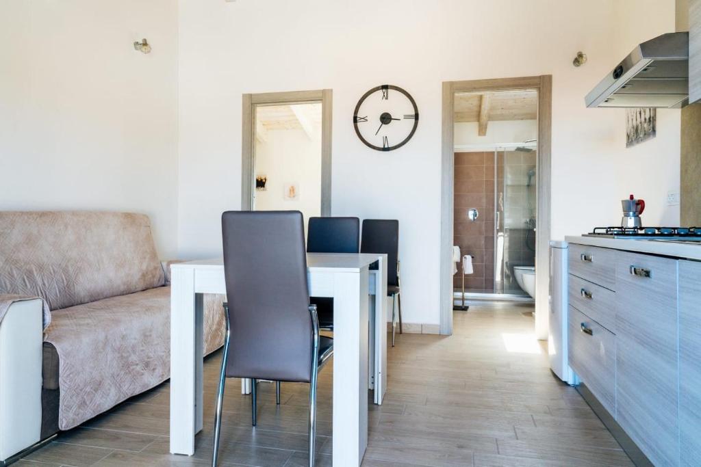 Kuchnia lub aneks kuchenny w obiekcie Casa Vacanze Oltre La Caletta - 350 mt dalla spiaggia