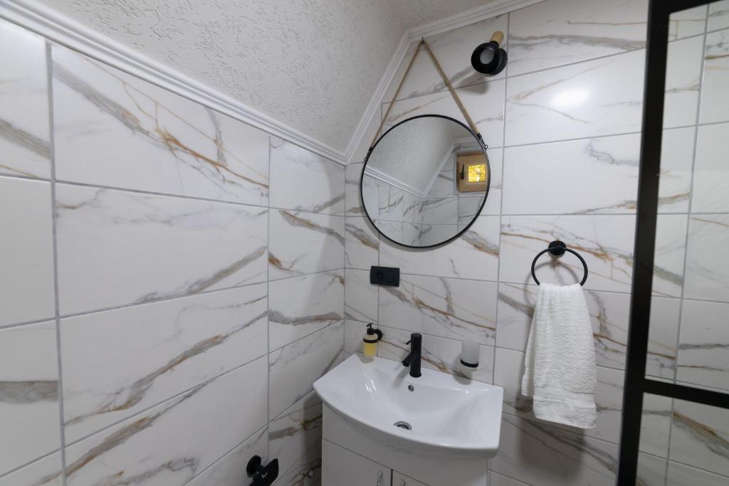 Koupelna v ubytování Mountain House Komovi-Radunovic DE LUX