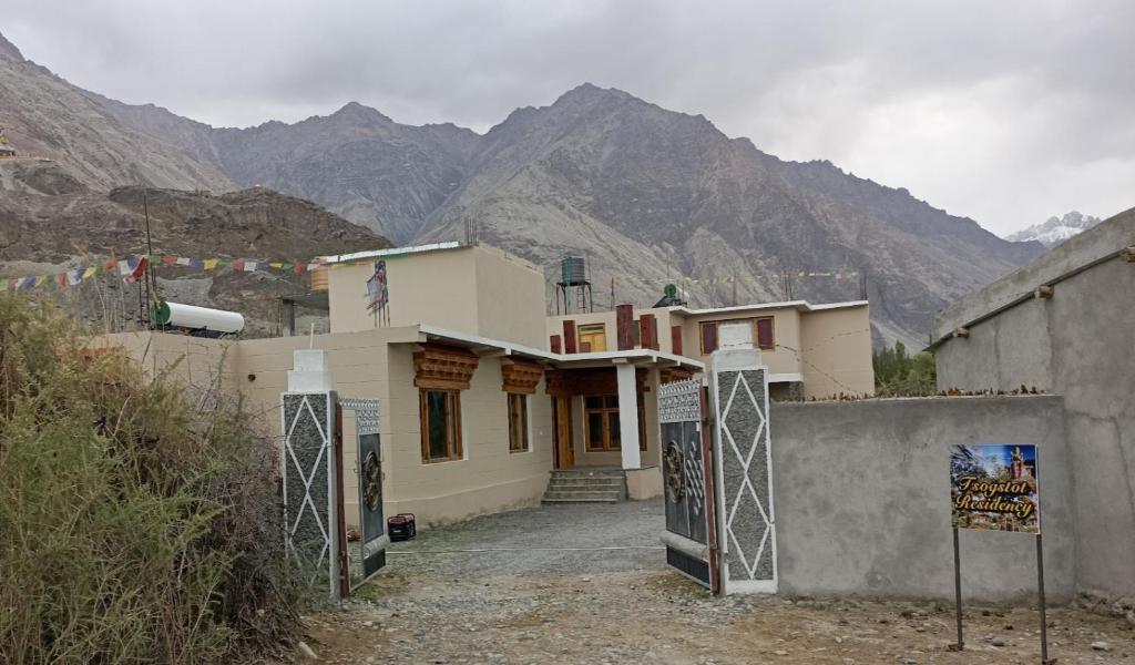 Φωτογραφία από το άλμπουμ του Tsogstot residency σε Deskit