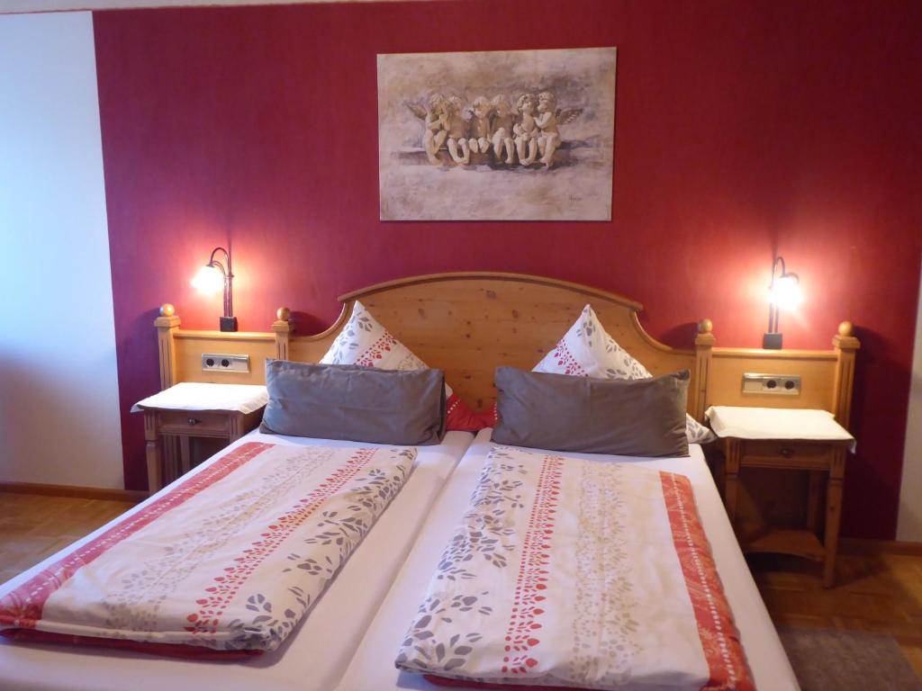 Postel nebo postele na pokoji v ubytování Gasthaus zum Schwanen