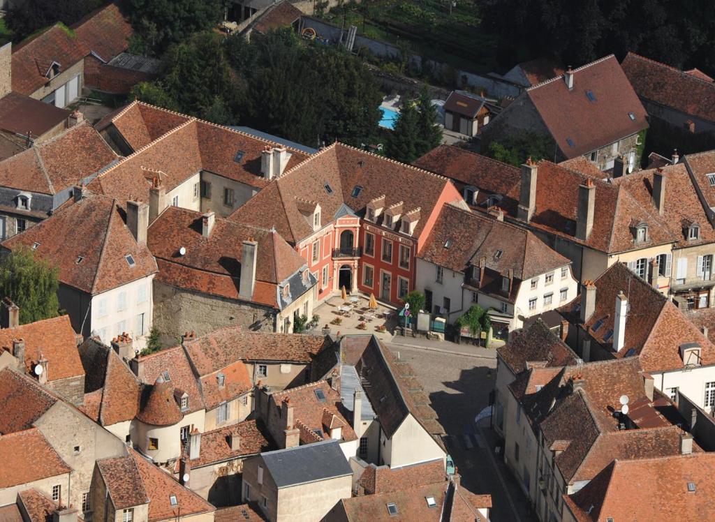 Nespecifikovaný výhled na destinaci Semur-en-Auxois nebo výhled na město při pohledu z hotelu