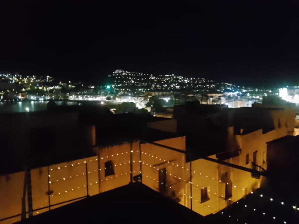 Nespecifikovaný výhled na destinaci Peñíscola nebo výhled na město při pohledu z penzionu