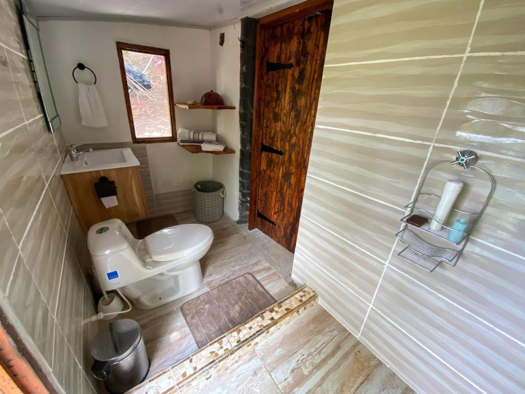 Koupelna v ubytování Sierra Nevada Farm Retreat - Nature, Comfort & Sustainability