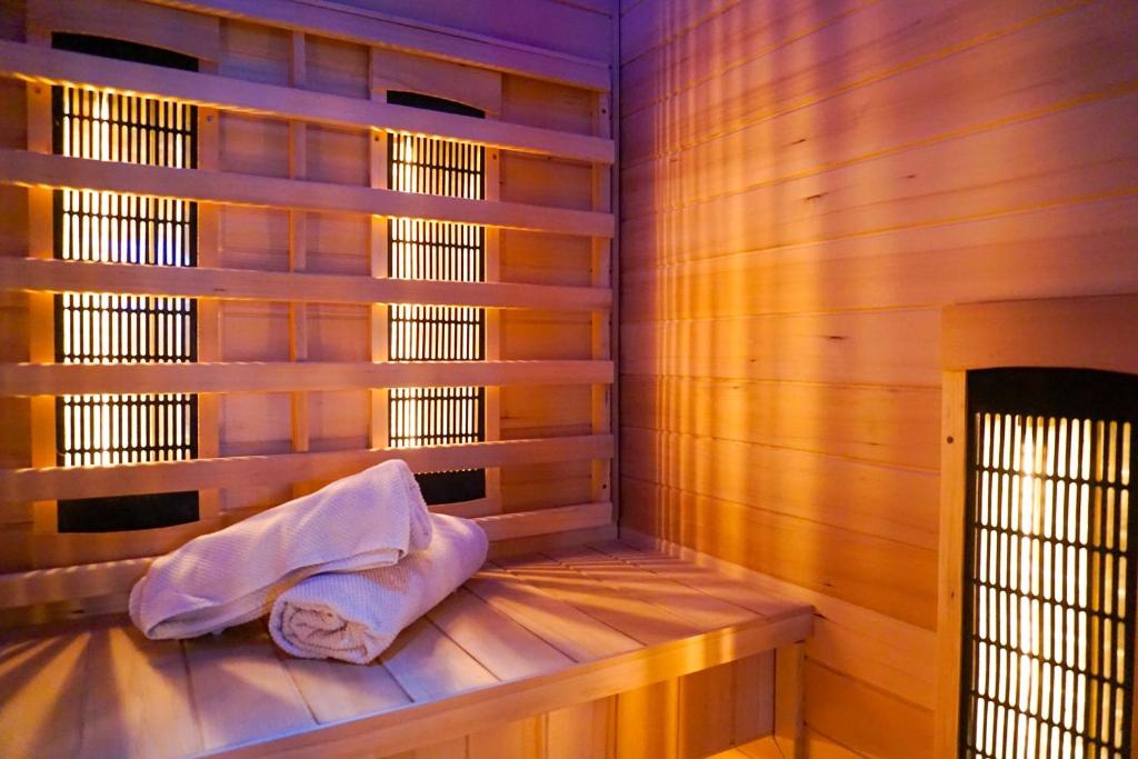 Fotografie z fotogalerie ubytování 5Sterne Ferienwohnung im Fachwerk mit Bergblick in Alleinlage und großem Garten, Infrarotkabine v destinaci Humberg