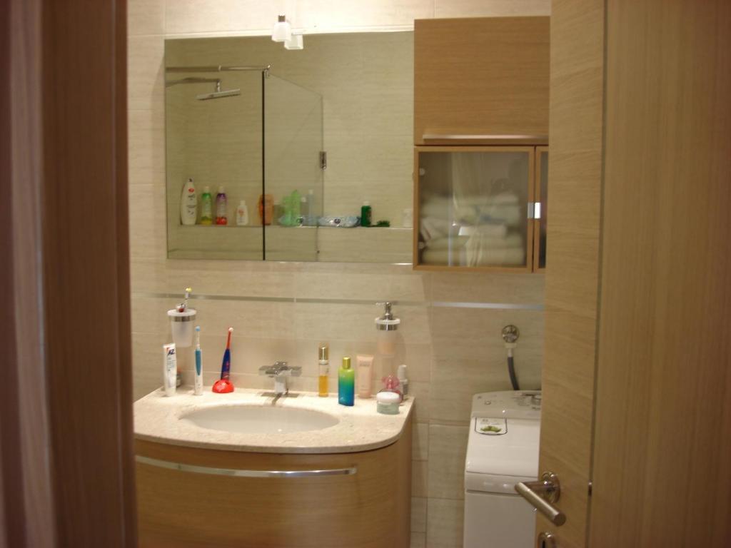 Bilik mandi di Solemar Apartment