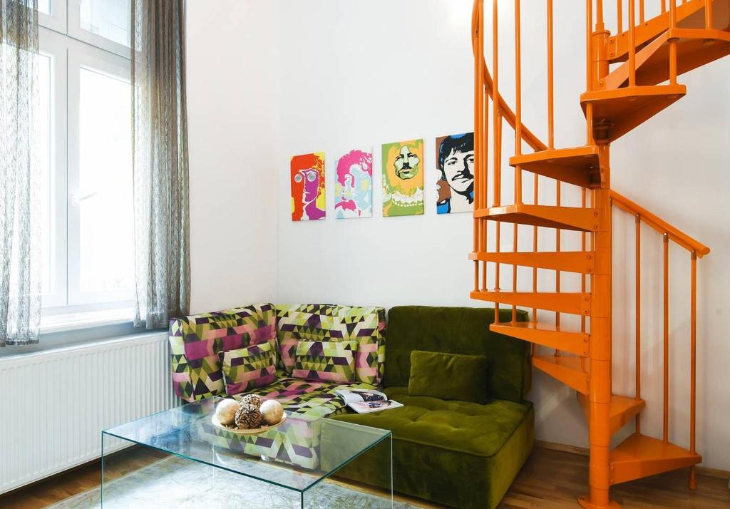 Central & colorful studio with air conditioning 1068 Budapest, Budapest, Király utca 96 kép - 1