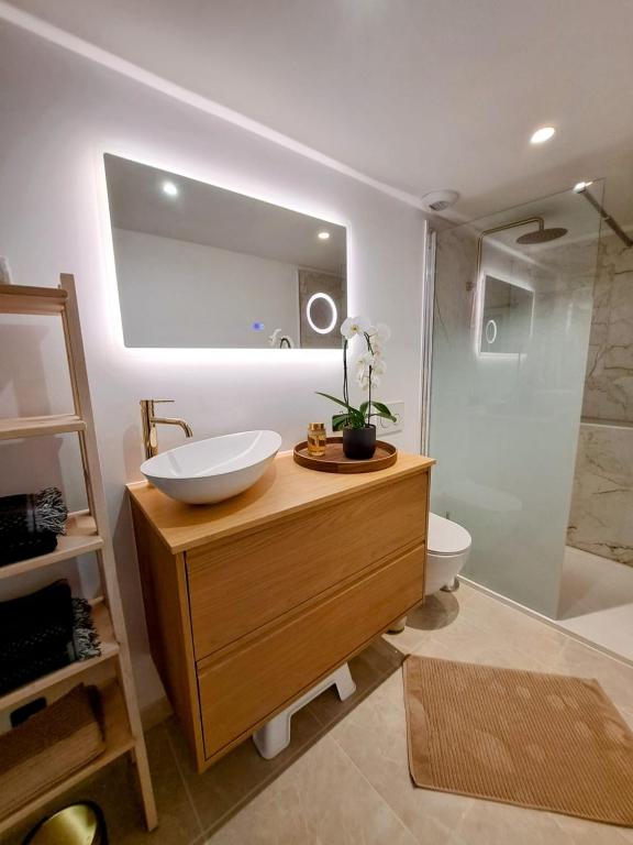 Koupelna v ubytování Chambre de l Olivier
