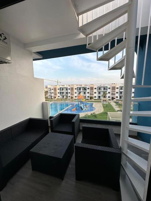 Balkón nebo terasa v ubytování appartement moderne vue piscine