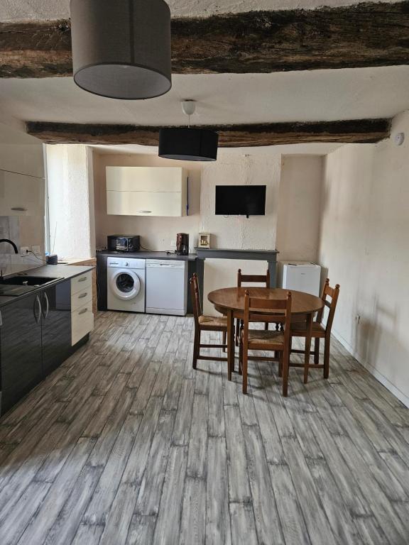 Η κουζίνα ή μικρή κουζίνα στο Le papey