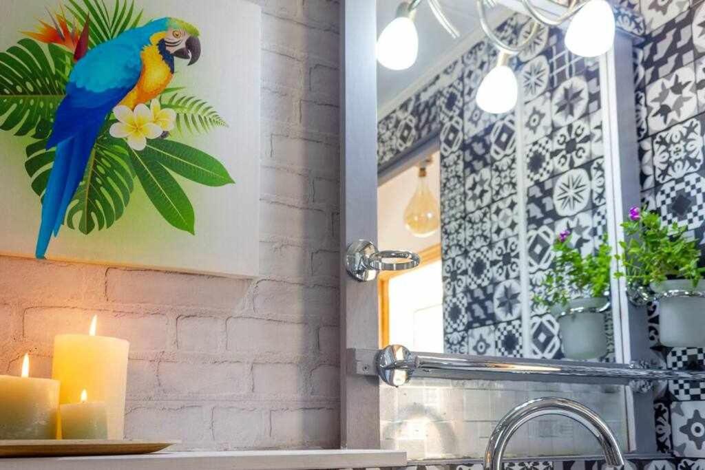 A bathroom at Bungalow Pink lago jardín