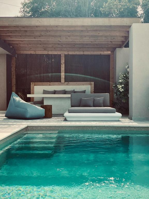 Zdjęcie z galerii obiektu Amahle Luxury Villas w mieście Andipáta Erísou