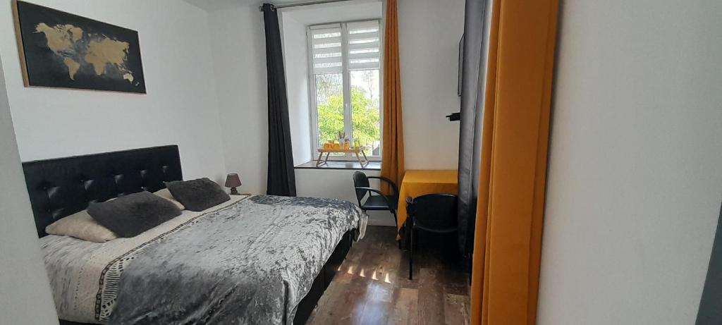 Postel nebo postele na pokoji v ubytování Suite privée indépendant dans ancien pigeonniet
