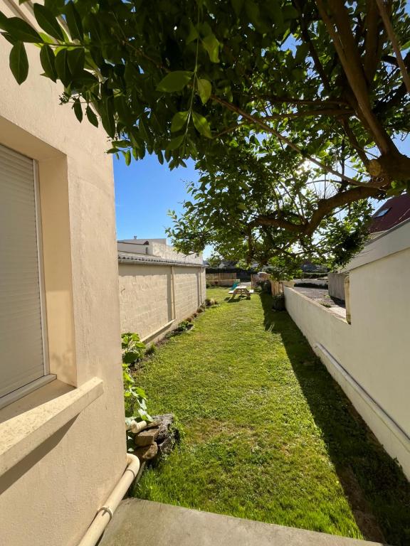 Zahrada ubytování La Maison - Ambleteuse - Vue sur Mer et Jardin