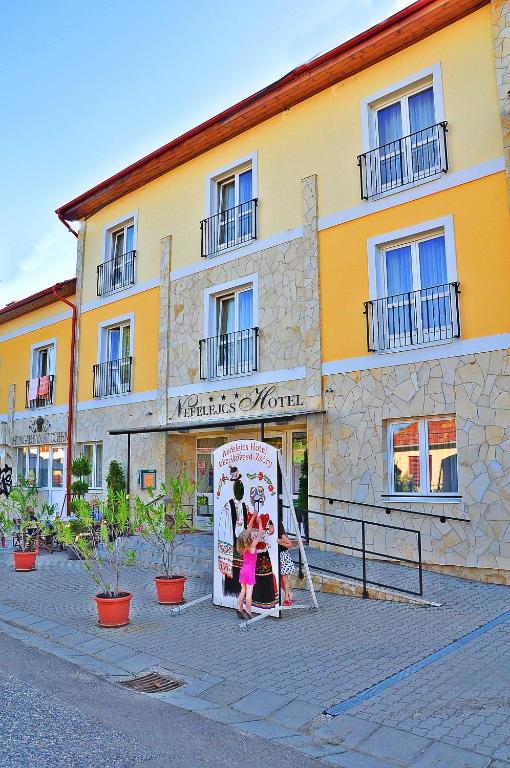 Budova, kde se hotel nachází