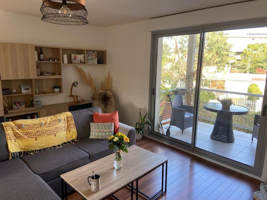 Χώρος καθιστικού στο Superbe appartement en duplex lumineux à Gradignan