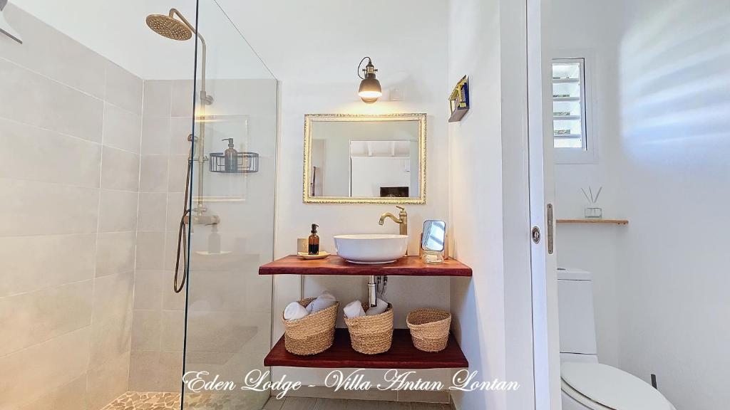 Koupelna v ubytování Eden Lodge 4 Villas avec piscine privée