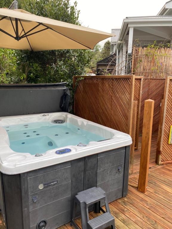 Fotografie z fotogalerie ubytování Superb studio retreat with Spa, Pool & BBQ access v destinaci Whanganui