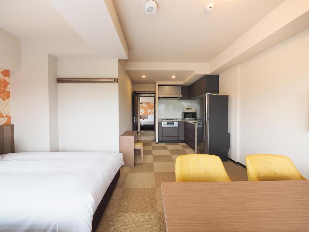 Kuchyň nebo kuchyňský kout v ubytování HIYORI Stay Kyoto Kamogawa