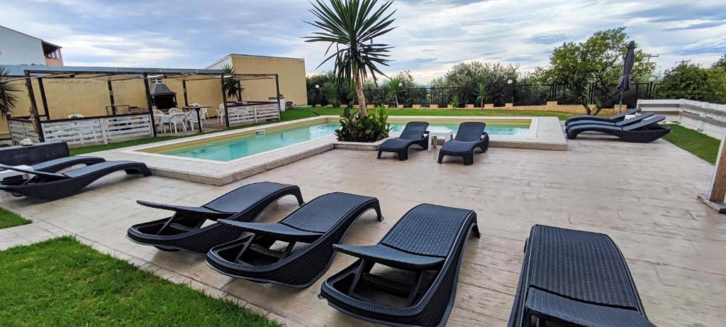 Bazén v ubytování Catamaran Corfu Aparthotel nebo v jeho okolí