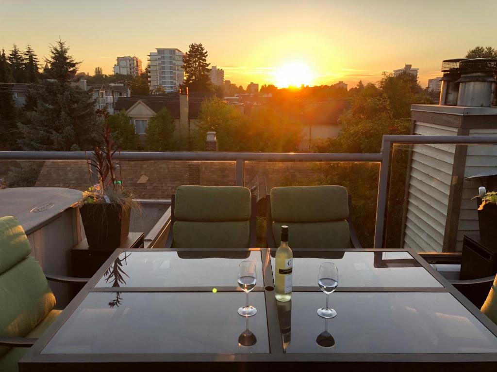 View of Luxe 2BR Penthouse | Private Rooftop & Pool - ByOwner.com