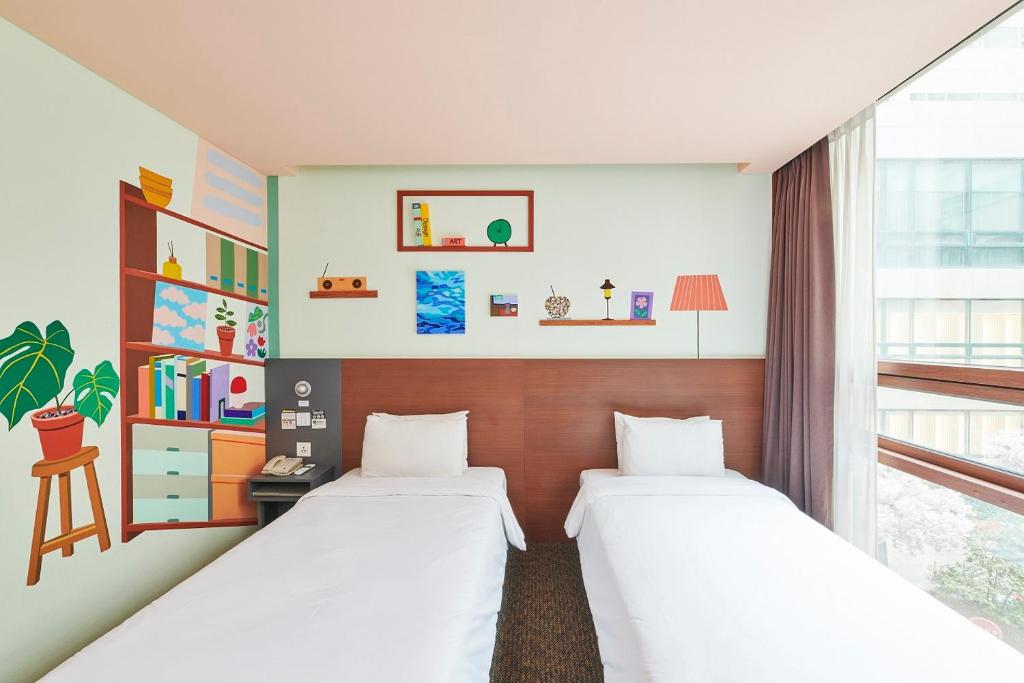 Hotel Skypark Kingstown Dongdaemun - DIVE IN YURINA ART STAY SEOUL 2 / TWIN