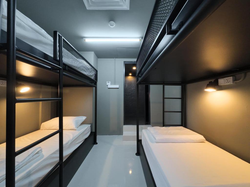 Rucksack Inn Premium Melaka - 4 Yataklı Karma Yatakhane Odası