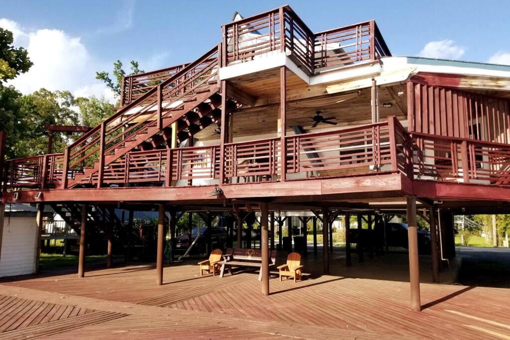 Louisiana Bundicks Lake House Country King Bed, DeRidder (precios